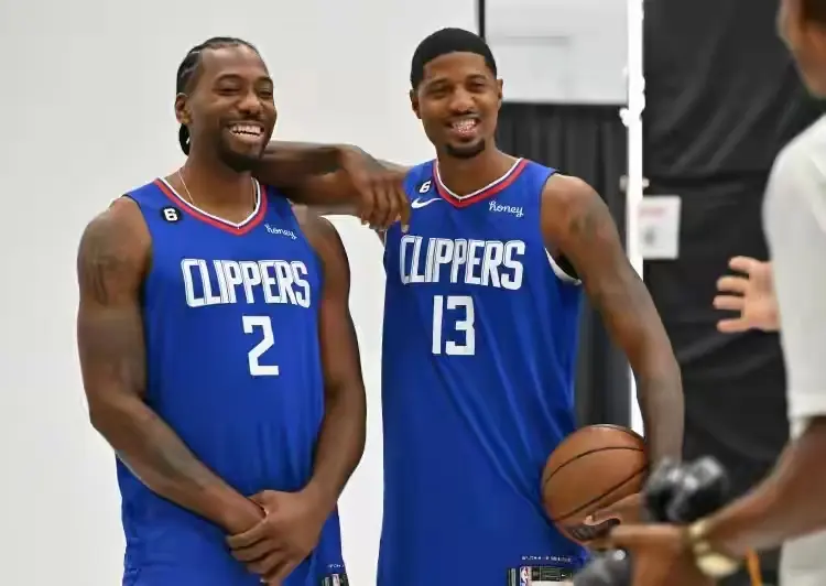 飞机和公寓, 则加盟了热, 人家快船给