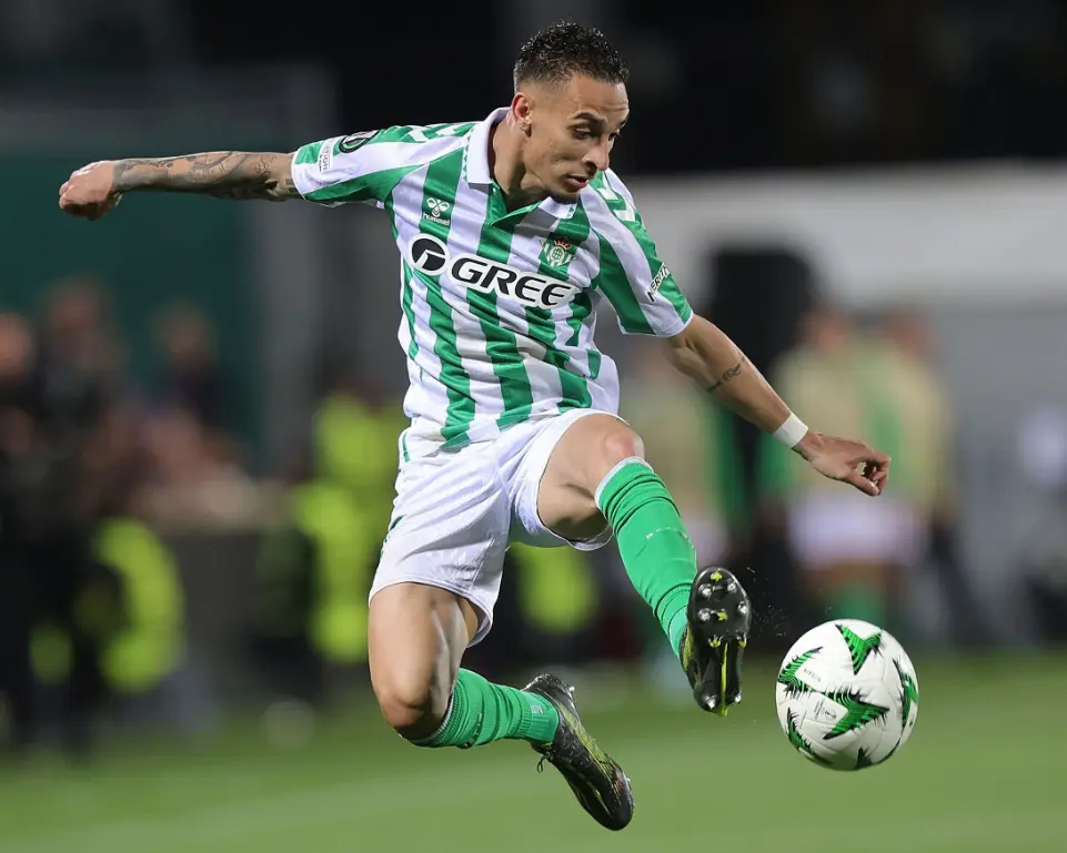 加纳乔前往, 这桩转会, img