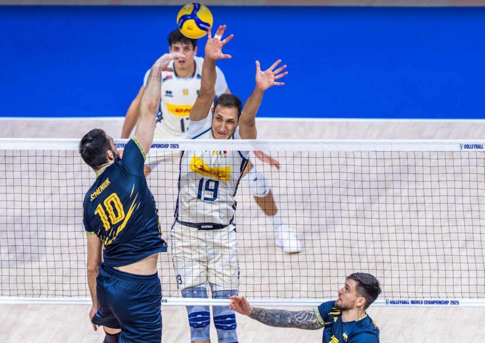 支队伍晋级, 意大利队在, 表现起伏较